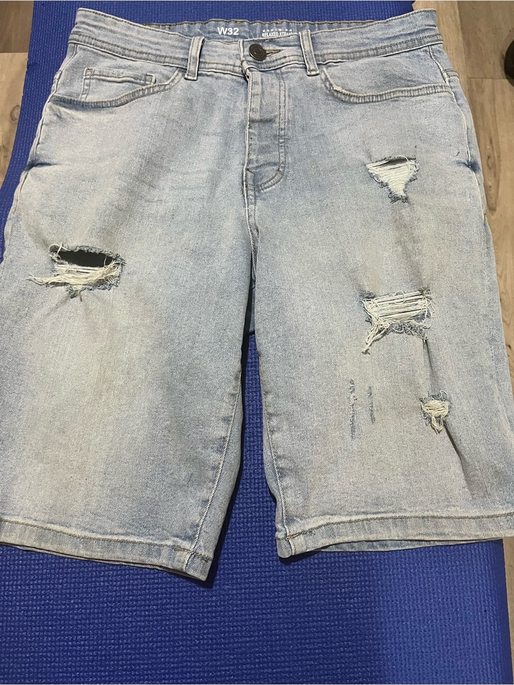 Light Wash Distressed Men’s Denim Shorts